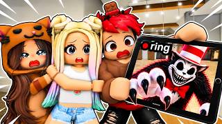 CAT IN THE HAT APARECIÓ EN NUESTRA CASA en BROOKHAVEN ROBLOX con LYNA Y MANDARINA