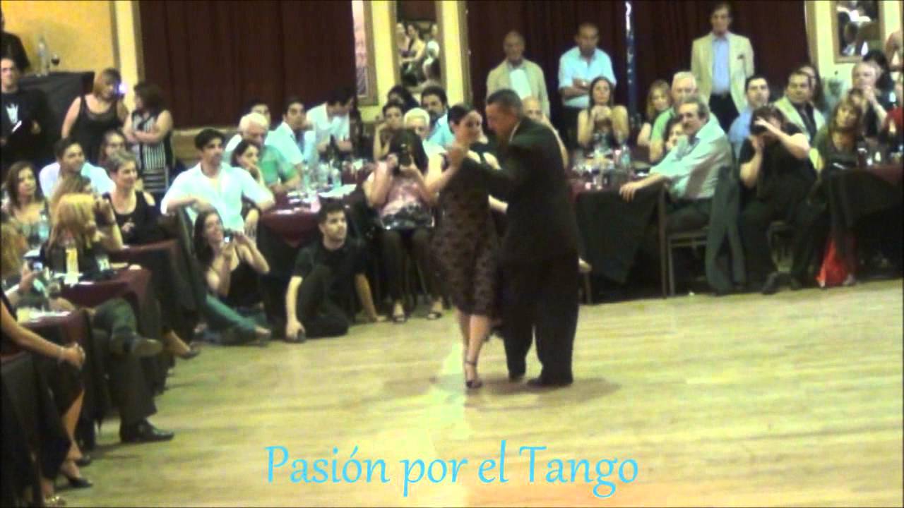 JIMENA SALZMAN y FERNANDO GORDILLO Bailando el Tango EL OLIVO en la Milonga YIRA YIRA