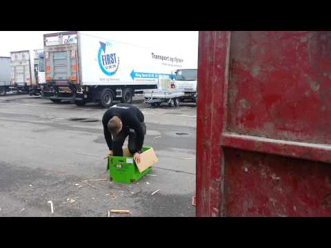 Morten afprøver flyttekasse