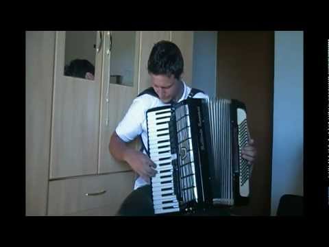 Tema do Mario Bros no acordeon - Douglas Borsatti