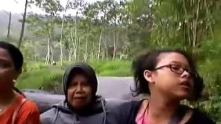 preview picture of video 'Wisata Jeep Kaliurang - Desember 2014 - Keluarga Dirmanto'