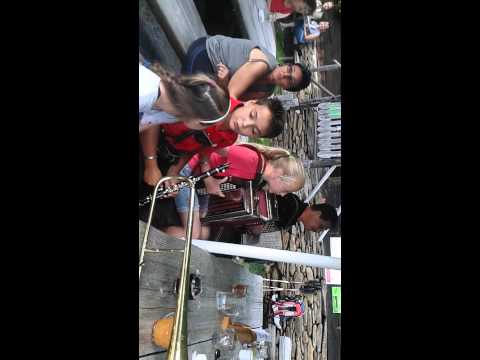 Jo des Steirerland-Geschwister Scharf mit Papa