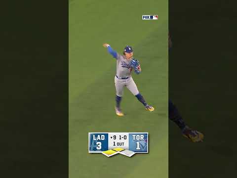 DOUBLE PLAY. BALL GAME. 😤 #Dodgers #doubleplay #KikéHernández #miguelrojas