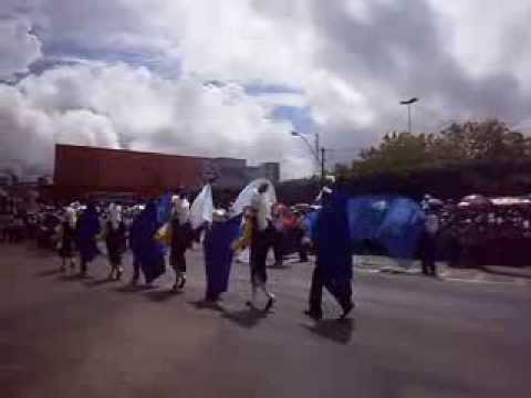 Pelotão coreográfico do CEMCC no desfile cívico de 2013