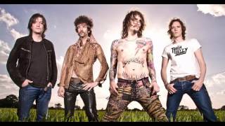 The Darkness - I Can&#39;t Believe it&#39;s not Love Acoustic [BBC Session HQ]