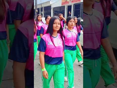 Estudiantes de Villavicencio y el Meta desfilan con la Ministra del Deporte