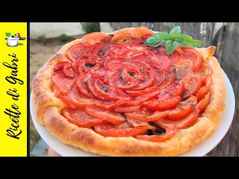 Torta salata di pasta sfoglia con pomodoro e mozzarella ROSA DI POMODORI di Ricette di Gabri
