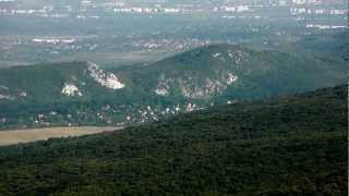 preview picture of video 'Pilis-tetőről táj Csobánka felé, 120819-007'