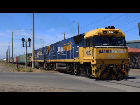 A few Freight & V/line Trains around Sunshine