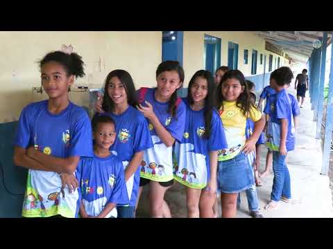 CRIANÇAS DO SERVIÇO DE CONVIVÊNCIA E FORTALECIMENTO DE VÍNCULOS RECEBEM ALIMENTOS DA AGRICULTURA FAMILIAR PEIXOTENSE