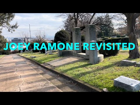 Joey Ramone‘s Grave - Revisited.