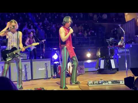 Bilderbuch Gelb ist das Feld Berlin 11.4.22