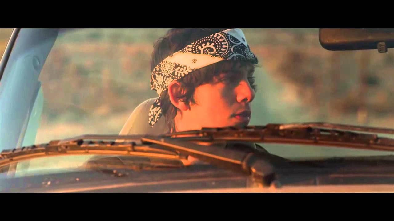 Hugo, Paco, Luis y Tres Chicas de Rosa-Official Trailer