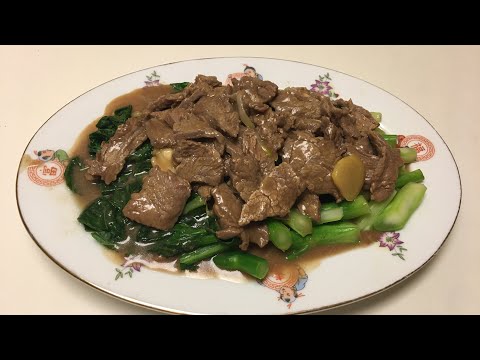 Beef with Chinese Broccoli (Gai Lan) Stir Fry-...