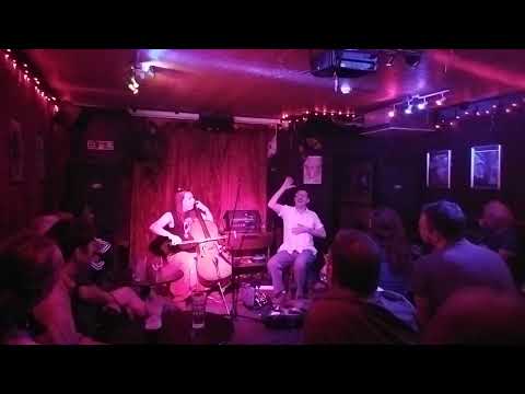 Benzo Fury, Beveragino