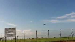 preview picture of video 'Air Asia landing at Bayan Lepas'