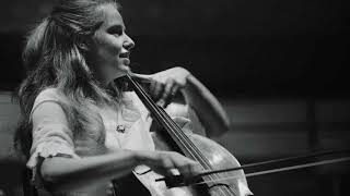 Download lagu Jacqueline du Pré PROMS DEBUT at age 17 [1962; Elgar Cello Concerto] cond. Malcolm Sargent mp3