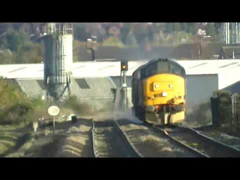 DRS class 37409 and 37425 pass metrocentre with 4 tone thrash and clag