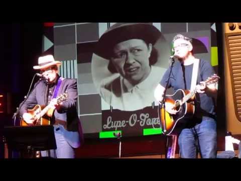 "A Good Year for the Roses" - Elvis Costello & Ronan MacManus (Southend-on-Sea)