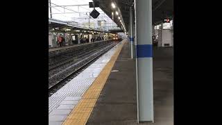 しなの号2連発！　定期しなの号と白馬しなのの発着シーン