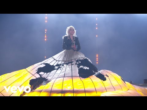 Dolly Parton - World On Fire (From The 58th ACM Awards)