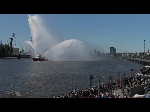 Video Thumbnail: Hundreds of ships mark Hamburg harbour’s 837th anniversary
