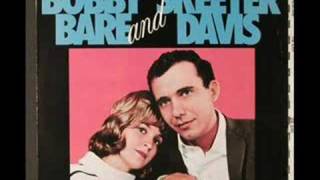 Bobby Bare &amp; Skeeter Davis - In The Misty Moonlight