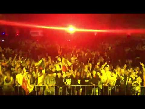 London Grammar vs Alex MORPH - Strong Superheroes wear capes (Andy Kelly & Ashley Bradbury bootleg)