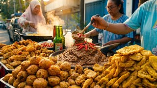 Download lagu 😱 SUCCESSFUL SINGLE MOM SELLS GIANT FRIED SNACKS! Just Opened and Already Sold Out to Crowds! 🔥 mp3