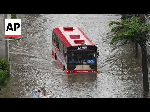 Heavy rain causes floods in Bangkok and border province of Thailand