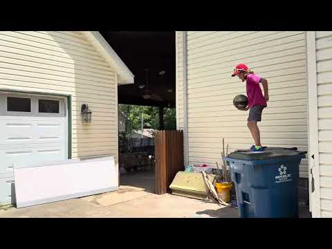 The trash can swish 🚛🚮🗑️