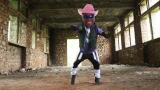 Big Man Tyrone does The Robot!!!! (Dorito & Mountain Dew mix)
