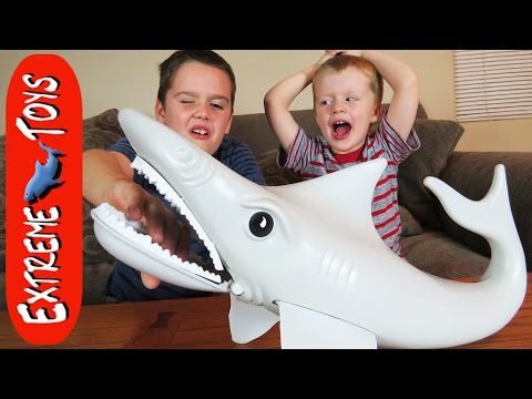 Playing Sharky's Diner. And Making the Shark Toy Throw Up! Video