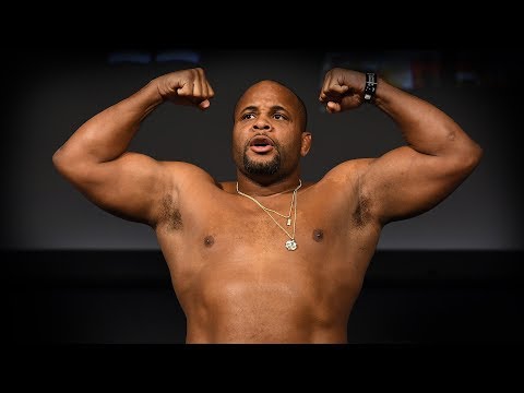 La pesée de l'UFC 241 en direct