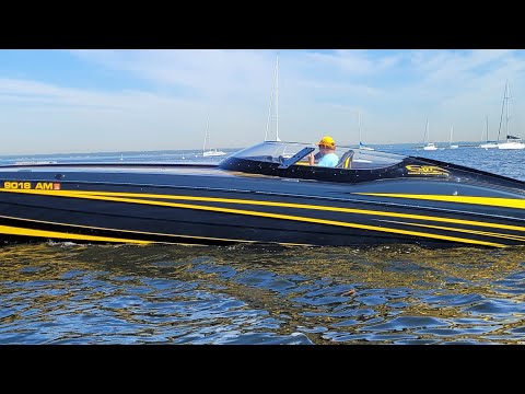 MTI 390x, 130 mph speedboat through NYC!