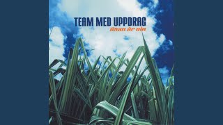 Lovsång ljuder kring din tron