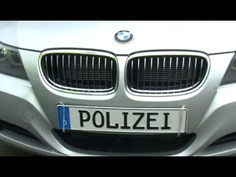 Autobahnpolizei BMW mit Kamera Blitzer gegen Raser auf der Autobahn - PPP Police Pilot System