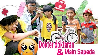 Download lagu Dokter dokteran ambulance 💖 drama parodi squid game 💖 bermain sepeda 💖 mainan anak anak mp3