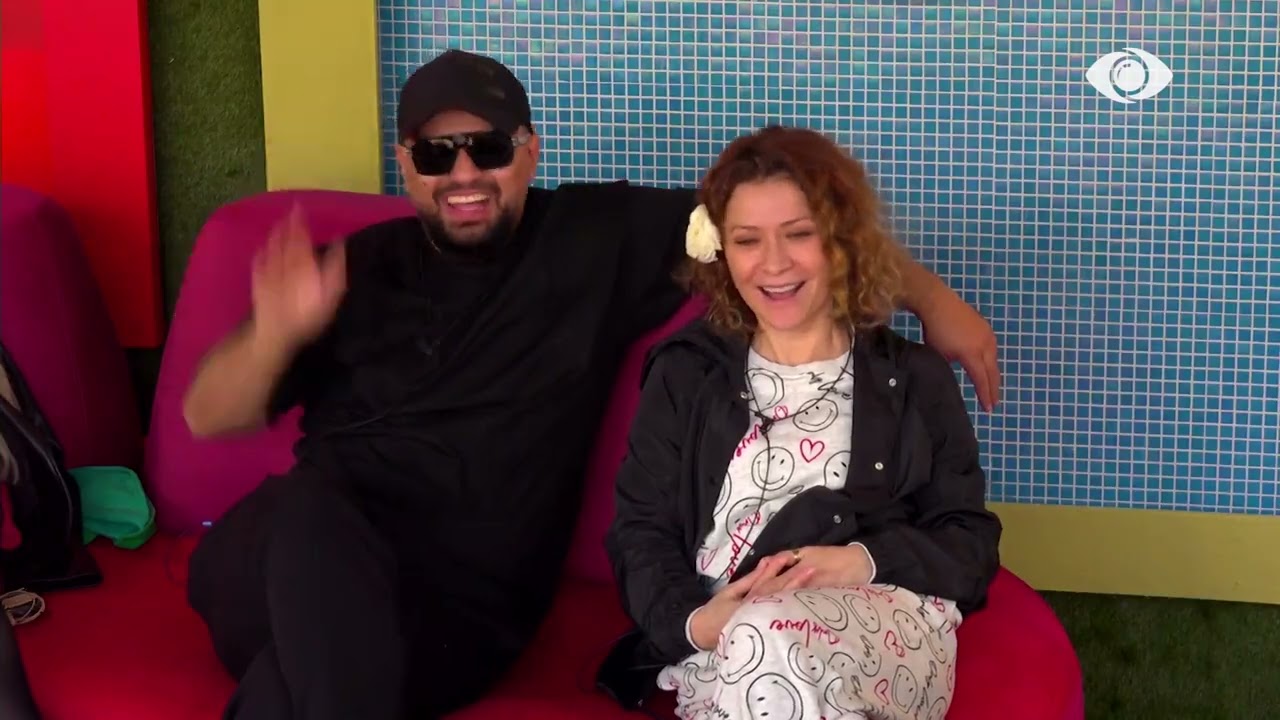 Je shpatulla ime e gërricjes, Egla ngacmon Julin: Të dua... - Big Brother Albania Vip 3