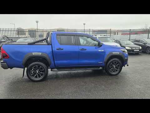 Toyota Hilux 2.8 INVINCIBLE AUTO**ROLLER SHUTTER L - Image 2