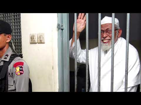 インドネシアの人々はバシールの釈放をめぐって意見が分かれる (Indonesians divided over Bashir's release)