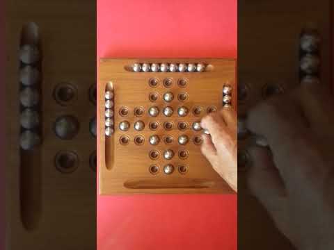 Solitario Gentile. 217 - 10.     Soluzioni dedicate al matematico filosofo tedesco LEIBNIZ.