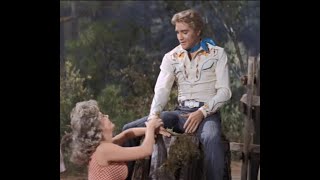 Elvis Singing Barefoot Ballad from my DVD Kissin Cousin enjoy my edits 💪💪💪🙈🙈🙈🙈💦💦
