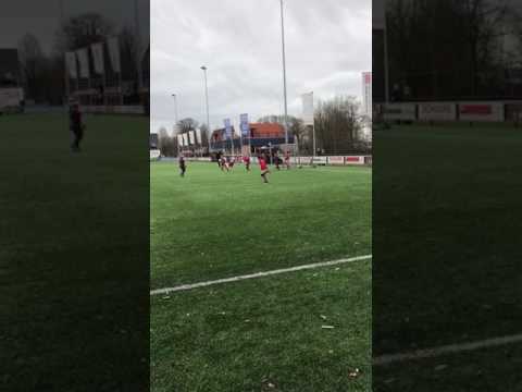 Hellendoorn-Excelsior31 kopbal Niels