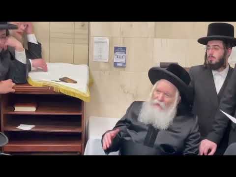 Bobover Rebbe And R' Moshe Wolfson Sing Nigunim Nittel 5782 In Kerestir Shul In FL # 2