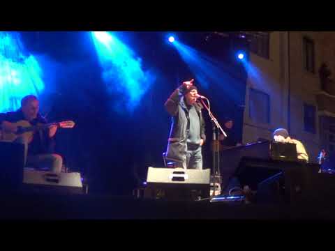 Roberto Vecchioni Intro+Le rose blu live in Cava de' Tirreni