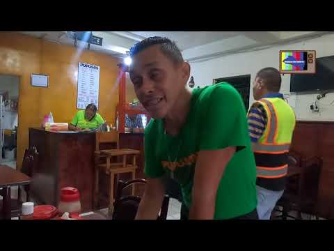 En Santa Ana nos encontramos Panes y Pupusas en la San martin y que sabor de ambos, quiero mas!