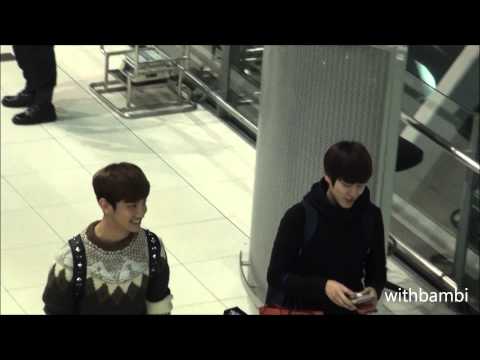 121126 Changmin ♥ Kyuhyun@ Suvarnabhumi airport