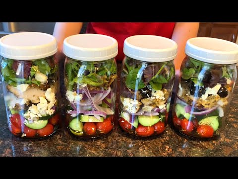 Greek Salad With Chicken In Mason Jars Low Carb Meal Prep Recipe - Easy Grab-And-Go Healthy Lunches!