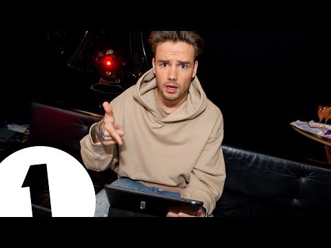 Liam Payne reads filthy messages | CONTAINS ADULT THEMES